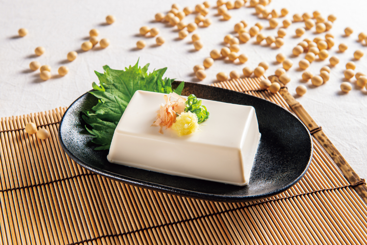 北海道産大豆１００％、大豆の風味を生かした充てんとうふです。