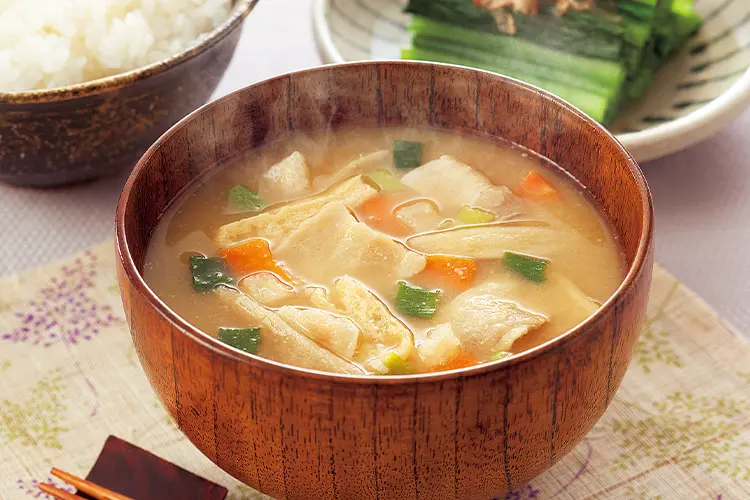 熱湯を注ぐだけ!本格的でおいしい豚汁