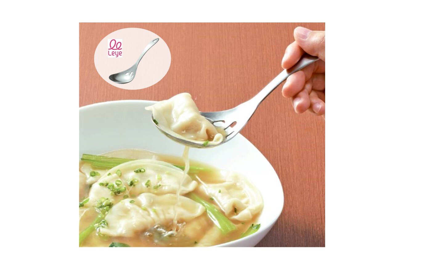 鍋あるある。汁ごと盛りたい!具だけが取りたい!そんな加減ができちゃう「Leye 水切りスプーン」